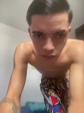 Latinos_2001 Live XXX Chat