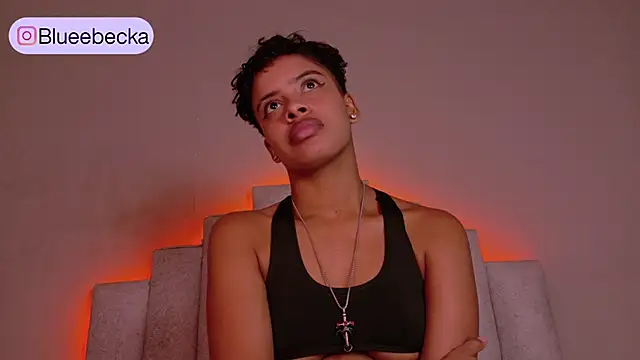 Chat +18 de BeckaBlue ao vivo