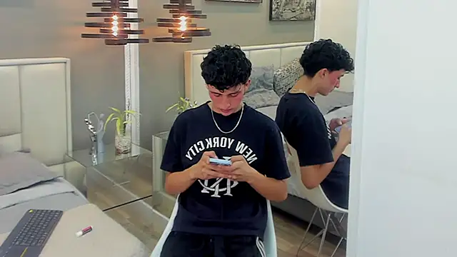 thom_ames Live XXX Chat