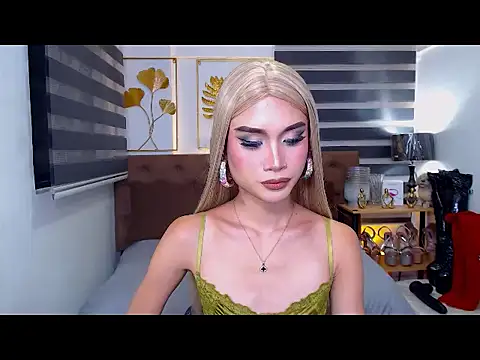 JuicyCockThea Chat XXX in diretta
