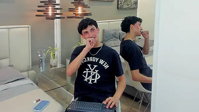 thom_ames live XXX chat