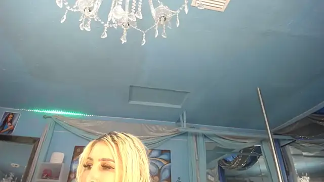 Chatroom XXX en direct de ADRIANNA_FOX