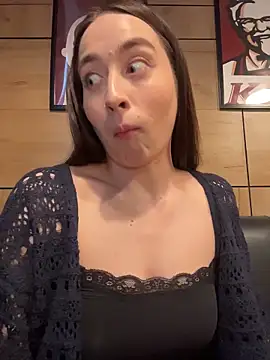 Chat XXX en directo de Holly_Play