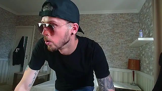 JonahShaw's Live XXX Chat