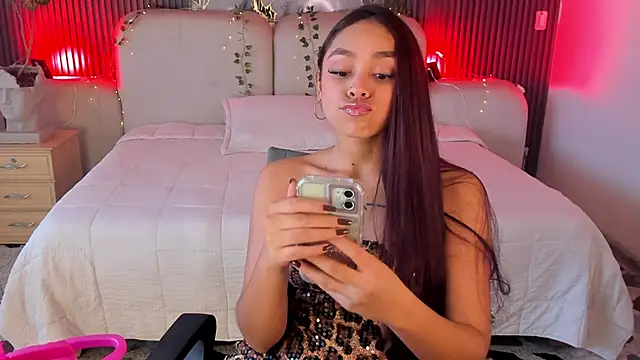 Chat XXX en directo de CarolineFyre