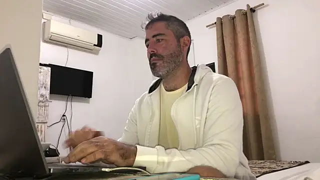 Chat XXX Live victor_chat