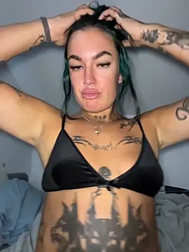 הופעת וובקאם של savana_xo
