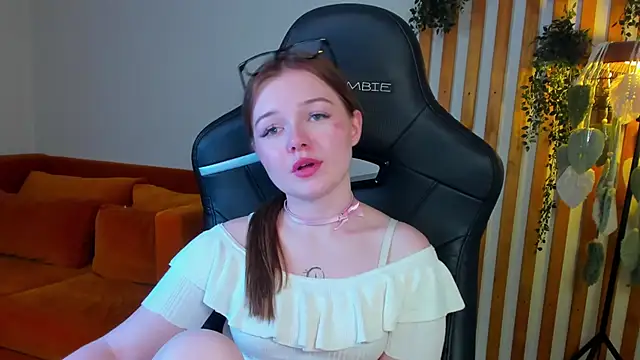 ElinaVale Adlı Modelin Canlı XXX Sohbeti