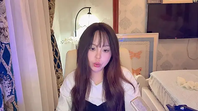 LongLongQueen 即時 XXX 聊天