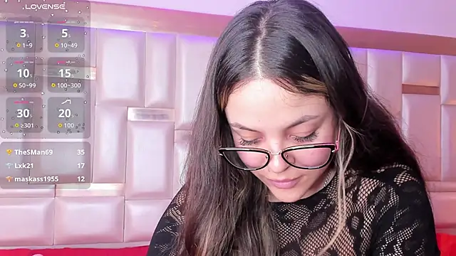KateMoorex Adlı Modelin Canlı XXX Sohbeti