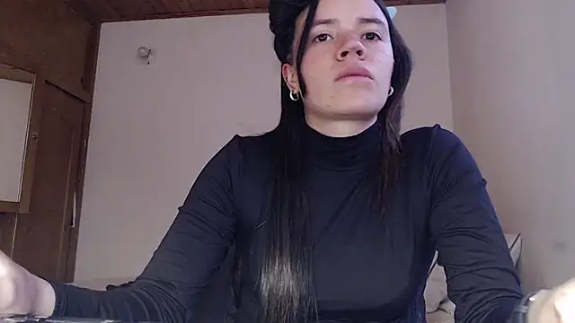 Chat +18 de Shanel_Lozano ao vivo