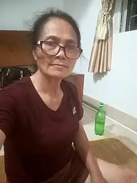 Vieekee 现场XXX聊天