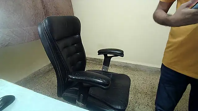 Kinky_Kumarr's Live XXX Chat