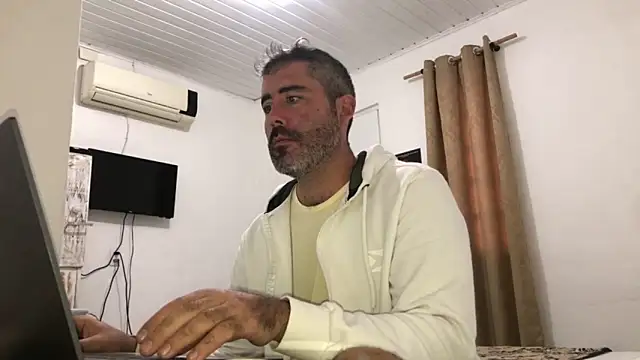 Czat XXX na żywo – victor_chat