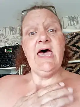 MissQueenBeex's Live XXX Chat
