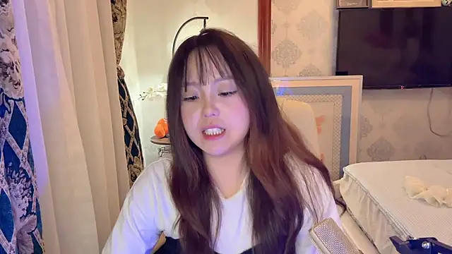LongLongQueen's Live XXX Chat