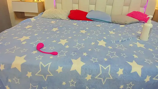 دردشة mask_red_girl الجنسية المباشرة