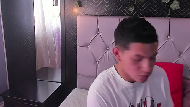 Živý XXX chat Tony_Zackk