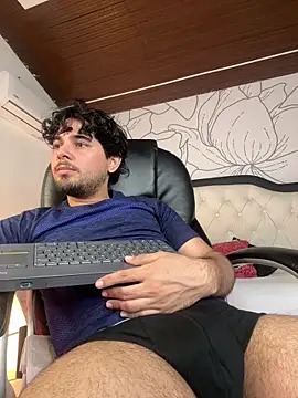 Samir_bear Chat XXX in diretta