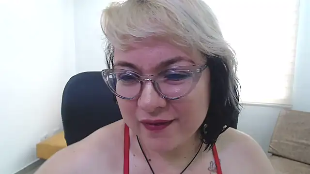AnyaLuxx's Live XXX Chat