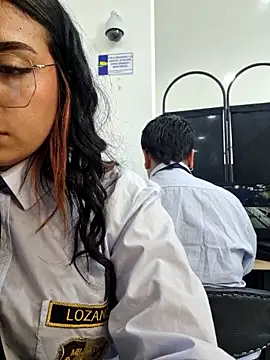 Chat +18 de Angela__05 ao vivo