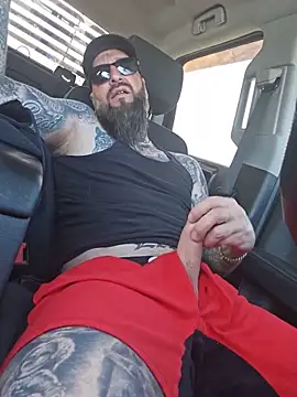 Chatroom XXX en direct de Beardedtattood