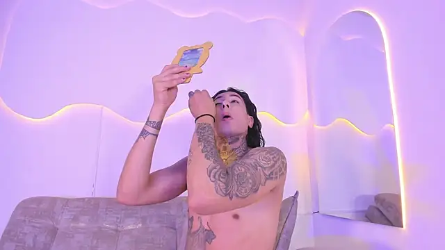 ArohomLester_'s Live XXX Chat