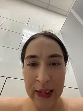 Holly_Play 现场XXX聊天