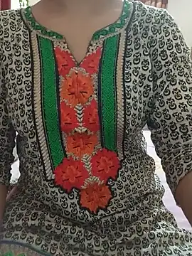 Tanha18 লাইভ XXX চ্যাট