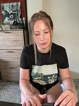 XXX chat uživo modela AlisaWhite
