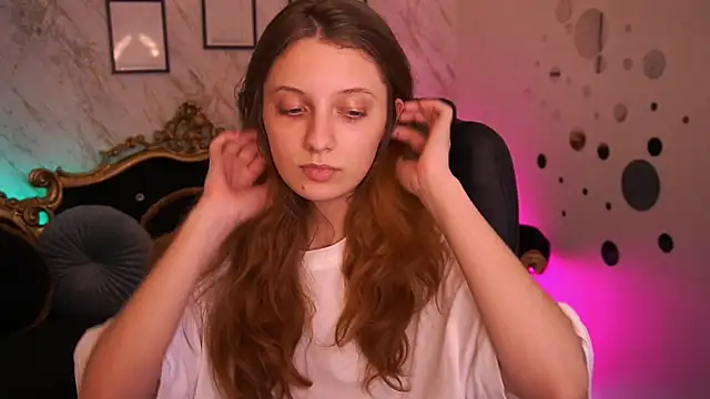 CuteeFoxy's Live XXX Chat