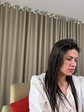 Zandrina Adlı Modelin Canlı XXX Sohbeti