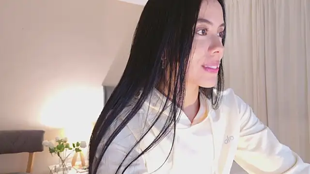 Megaan___ Adlı Modelin Canlı XXX Sohbeti