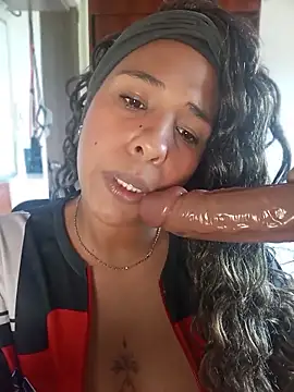 צ'אט XXX בשידור חי של Ivon_C