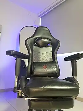 Chat +18 de johnjaguar1_ ao vivo