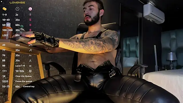 Онлайн чат XXX MarkWalker__