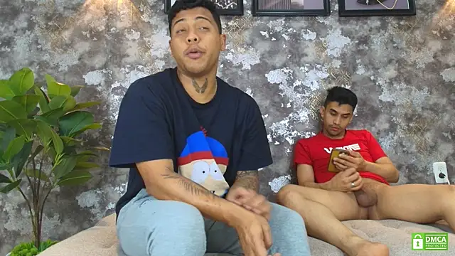 Alejandro_and_Deiby live XXX chat