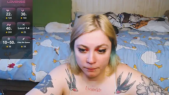 EyesUpHere8's Live XXX Chat