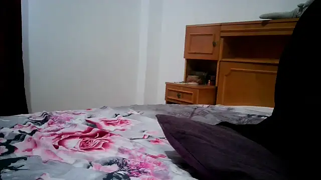 nicholle Chat XXX live