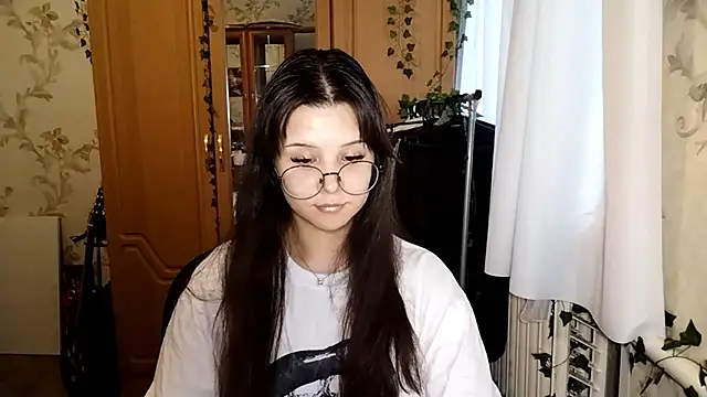 Adilily Live XXX-chat