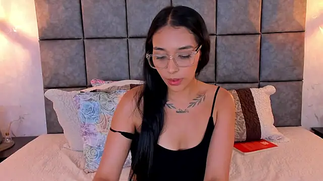 Roseaurora's Live XXX Chat