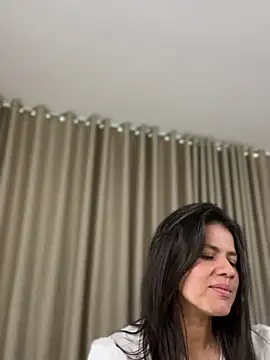 XXX chat uživo modela Zandrina