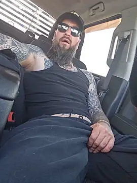 Beardedtattood: онлайн-секс-чат