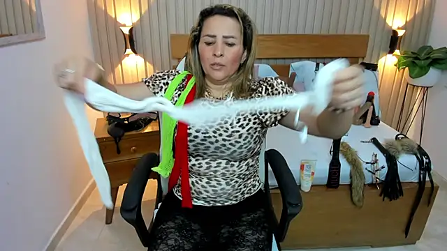 luciana_ballesteros_ élő XXX-chatje