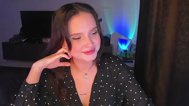 DoraCharmer Adlı Modelin Canlı XXX Sohbeti