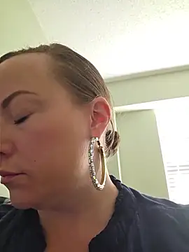 julimonroe's Webcam Show