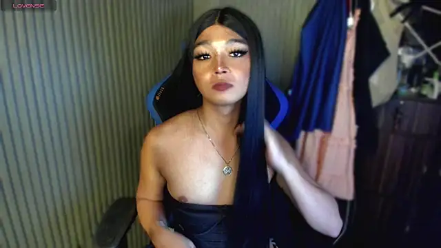 TrinityFucksYou 即時 XXX 聊天