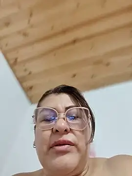 צ'אט XXX בשידור חי של AlexxiaaMat