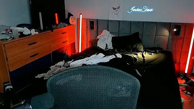 Chatroom XXX en direct de JordanShow