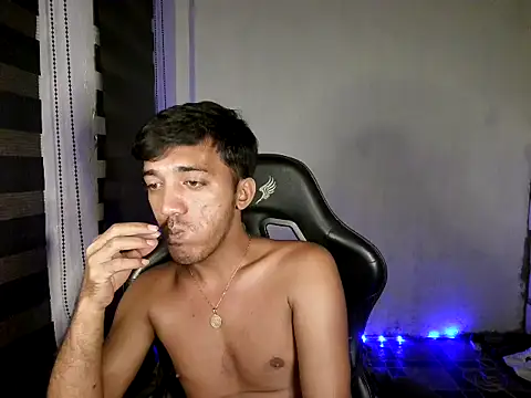 Spicy_RowyCam Live XXX-Chat